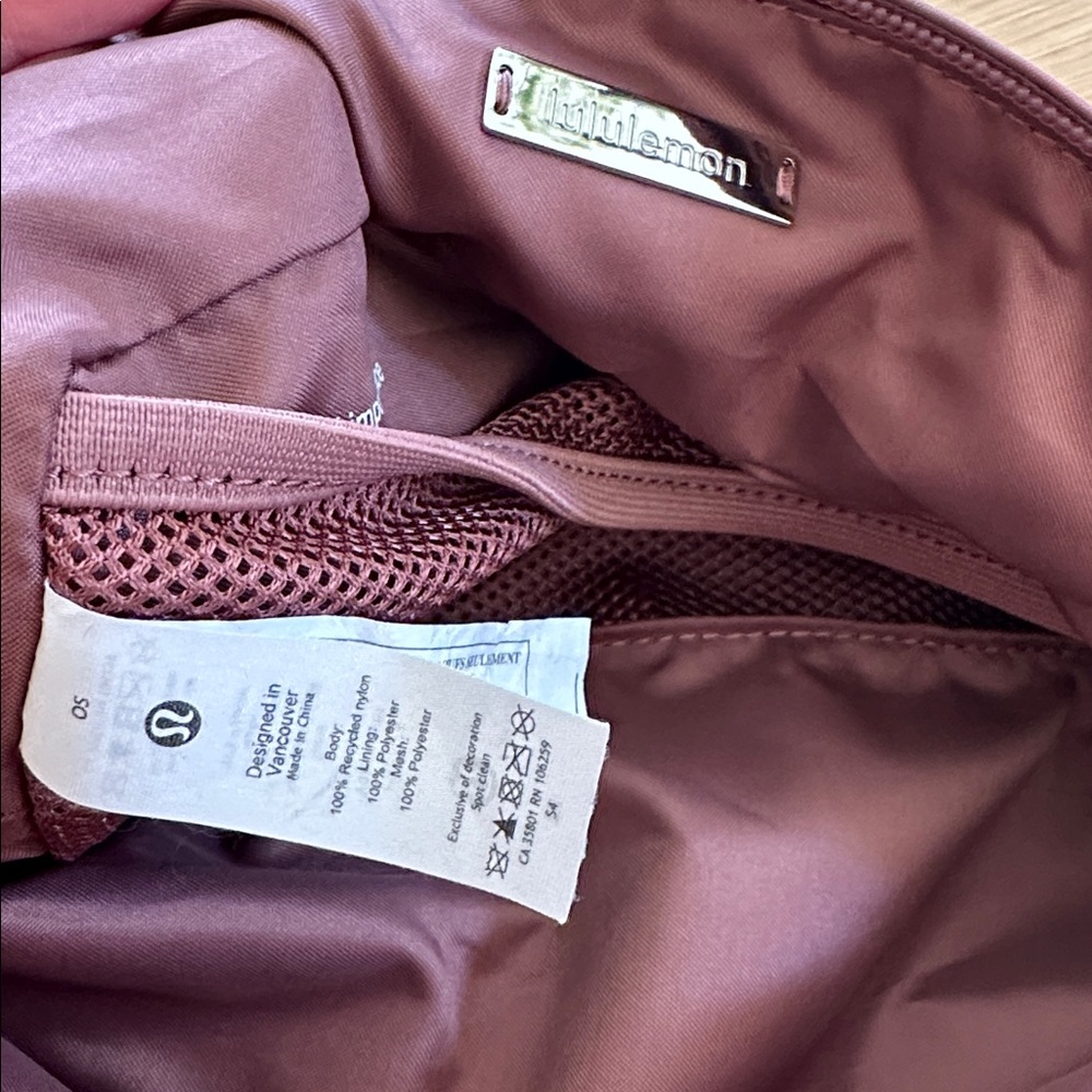 lululemon athletica Dusty Mauve Zip Cosmetic Pouch - Picture 3 of 4
